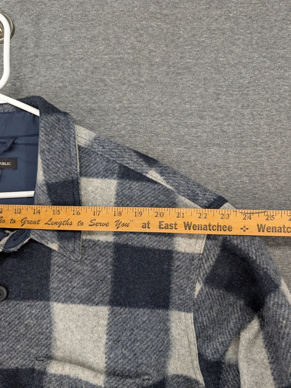 Banana Republic Men's Navy & Gray Plaid Wool Overshirt